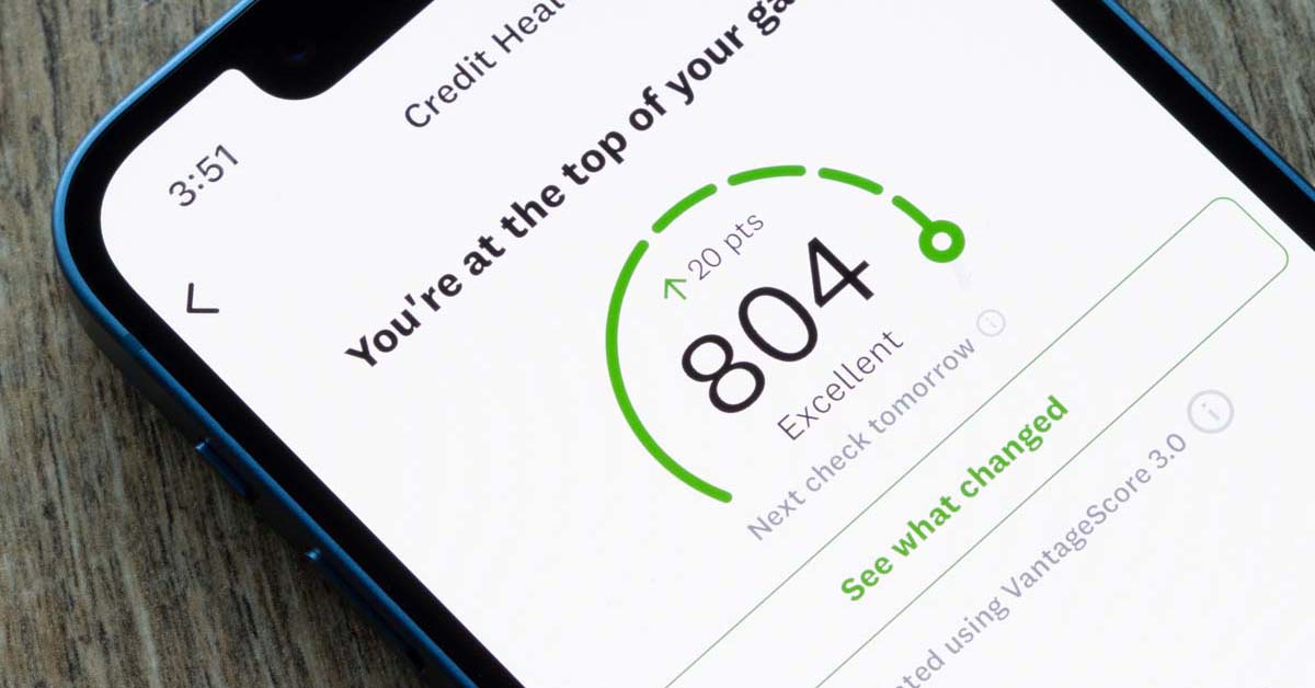 Phone displaying an excellent credit score 